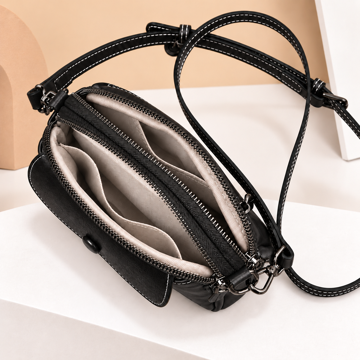 Poppy - Multi-Pocket Crossbody Bag